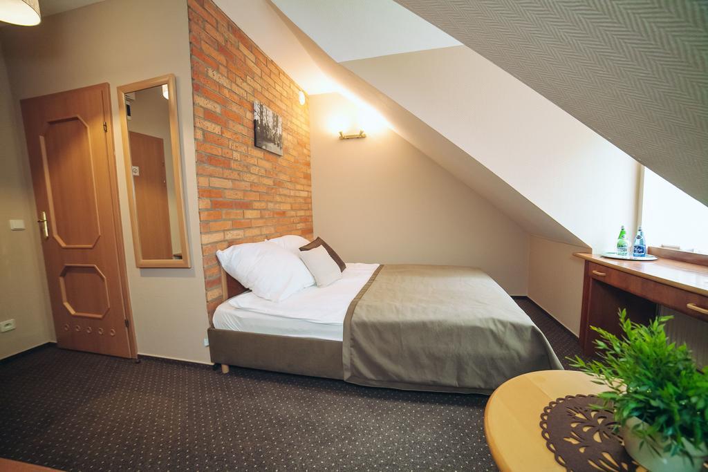 Hubertus Aparthotel & Restaurant & Horse Club Starogard Gdański Camera foto