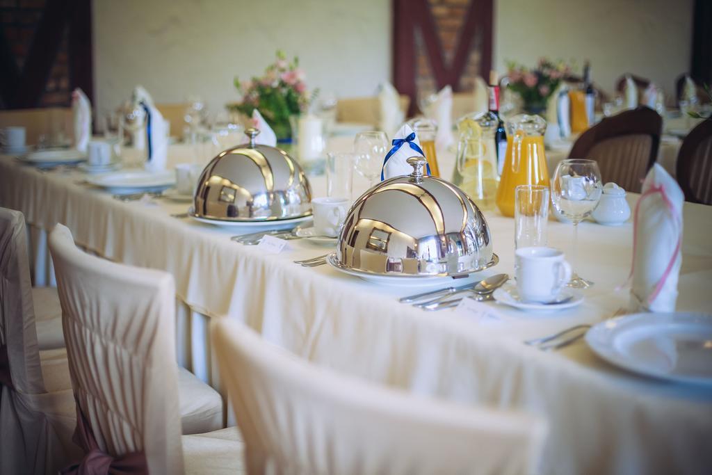 Hubertus Aparthotel & Restaurant & Horse Club Starogard Gdański Esterno foto