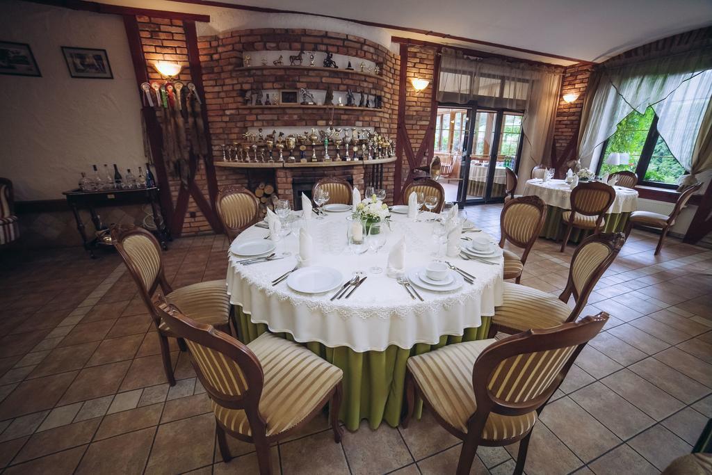 Hubertus Aparthotel & Restaurant & Horse Club Starogard Gdański Esterno foto