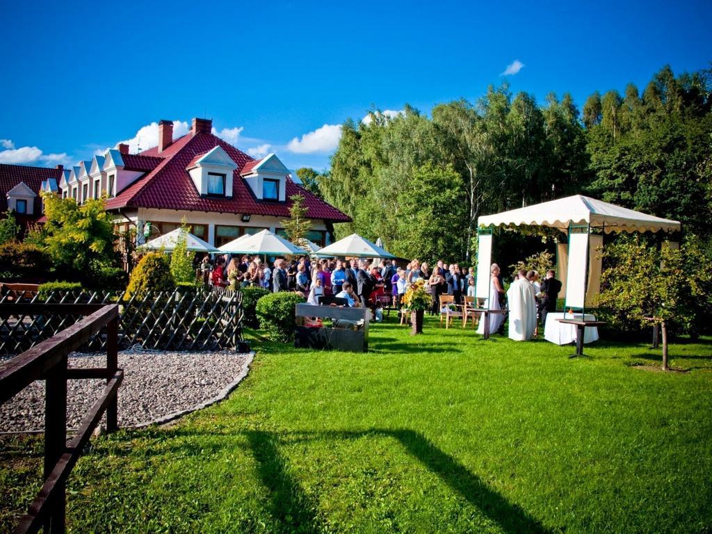 Hubertus Aparthotel & Restaurant & Horse Club Starogard Gdański Esterno foto