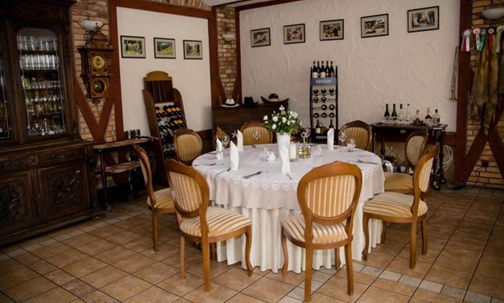 Hubertus Aparthotel & Restaurant & Horse Club Starogard Gdański Esterno foto