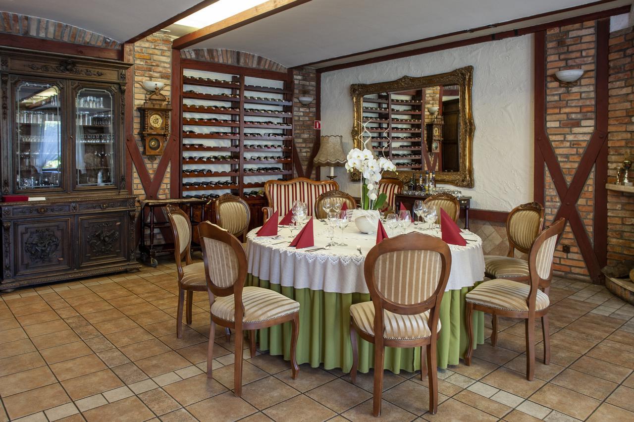 Hubertus Aparthotel & Restaurant & Horse Club Starogard Gdański Esterno foto