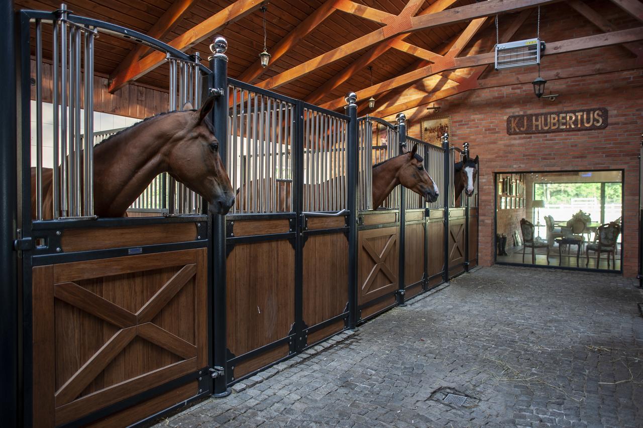 Hubertus Aparthotel & Restaurant & Horse Club Starogard Gdański Esterno foto
