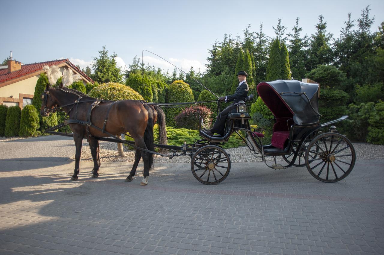Hubertus Aparthotel & Restaurant & Horse Club Starogard Gdański Esterno foto