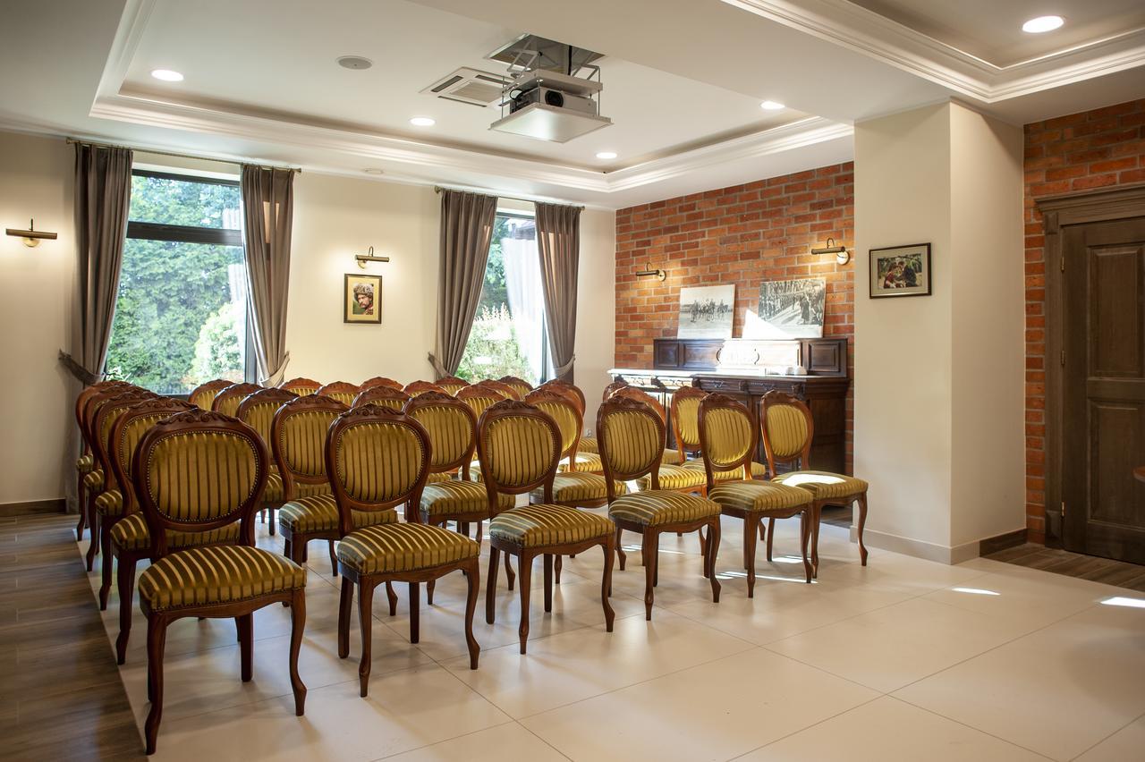 Hubertus Aparthotel & Restaurant & Horse Club Starogard Gdański Esterno foto