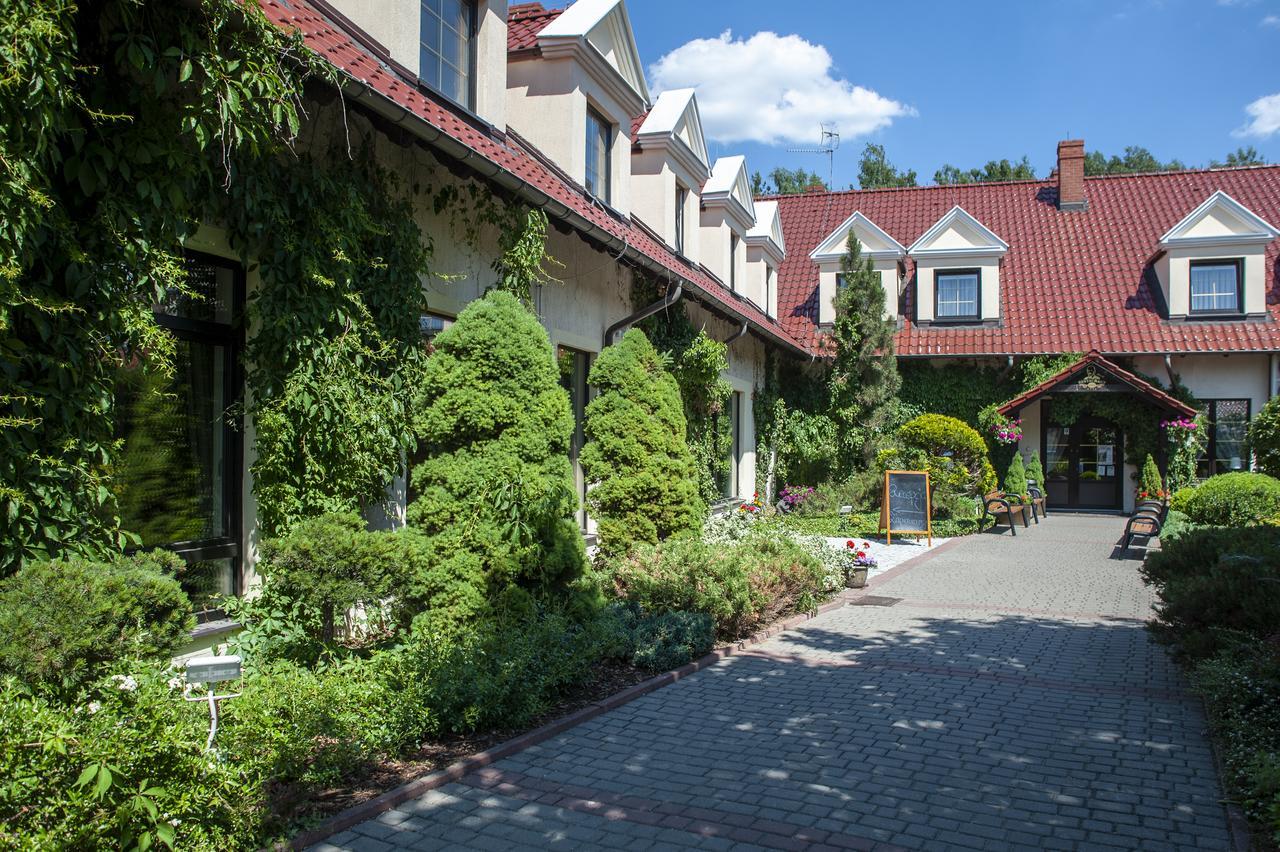 Hubertus Aparthotel & Restaurant & Horse Club Starogard Gdański Esterno foto