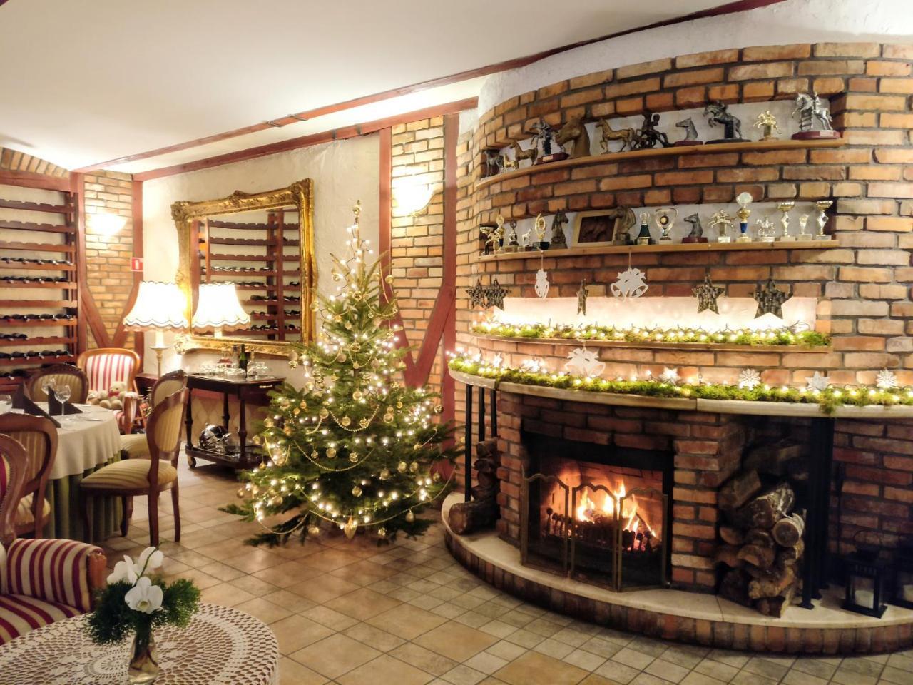 Hubertus Aparthotel & Restaurant & Horse Club Starogard Gdański Esterno foto